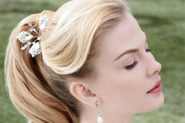 Muon kieu toc duoi ngua duyen dang cho co dau hinh anh