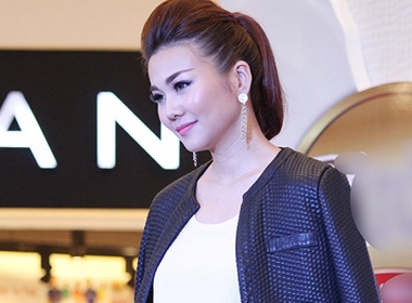 12 kieu bien tau cho toc ngang vai cua Thanh Hang hinh anh