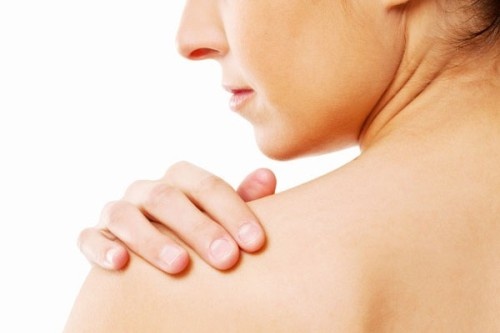 10 cach tri mun o lung don gian tai nha hinh anh