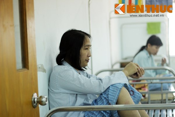 Bệnh nhân tại khoa Cấp tính nữ của Bệnh viện Tâm thần Trung ương I (Thường Tín, Hà Nội) có nhiều độ tuổi, đến từ nhiều nơi khác nhau, điểm chung là bệnh ở tình trạng cấp tính và nặng. Ngoài những lúc 