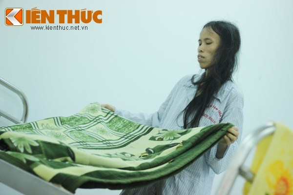  Anh xuc dong ve phut tinh tao cua benh nhan tam than-Hinh-8 Khi còn đủ tỉnh táo thì những việc như gập chăn...