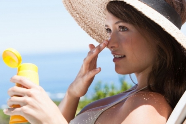 Meo chon kem chong nang phu hop voi tung loai da hinh anh