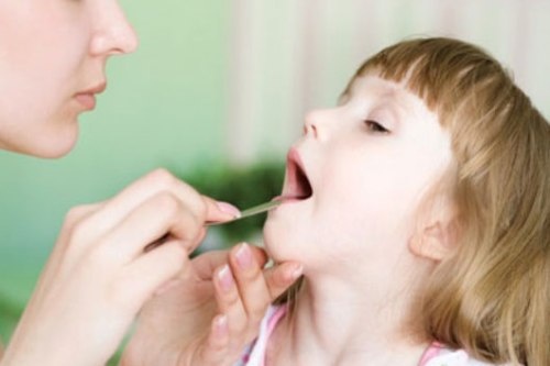 Viem hong: Nhieu bien chung nguy hiem hinh anh