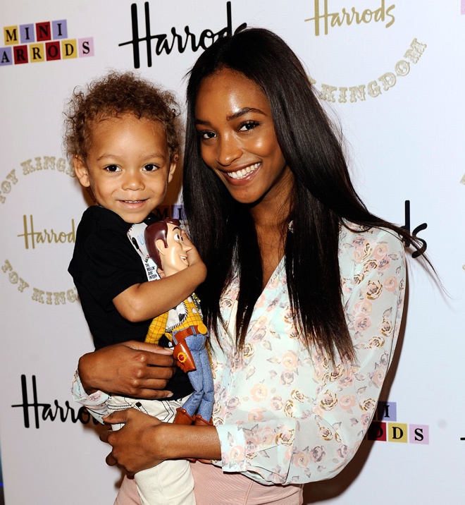 Con trai Jordan mắc bệnh nan y bẩm sinh. Bé và đang đã phải đối diện hàng loạt nguy cơ nguy hiểm cho sức khỏe, tính mạng ngay từ lúc chào đời.