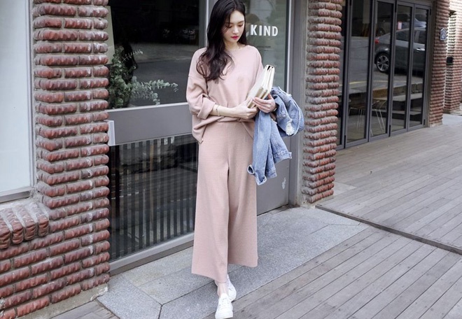 Đây cũng là mẹo hay để bạn thay đổi phong cách của mình trong nháy mắt. Tận dụng thêm giày, túi xách, trang sức… để kiểu trang phục công sở này thêm rực rỡ và hút ánh nhìn.