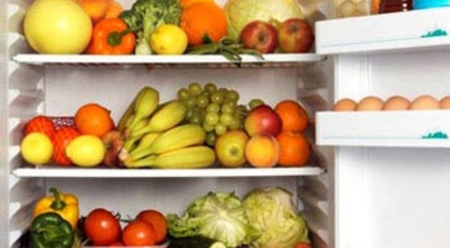 Thực phẩm lưu trữ quá hạn trong tủ lạnh dễ gây nguy cơ nhiễm độc sang các thực phẩm khác.