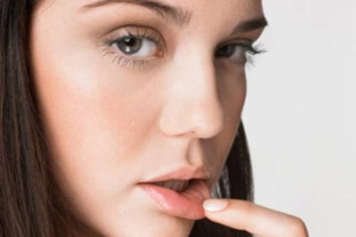 Cach tri nhiet mieng an toan, hieu qua, de lam hinh anh