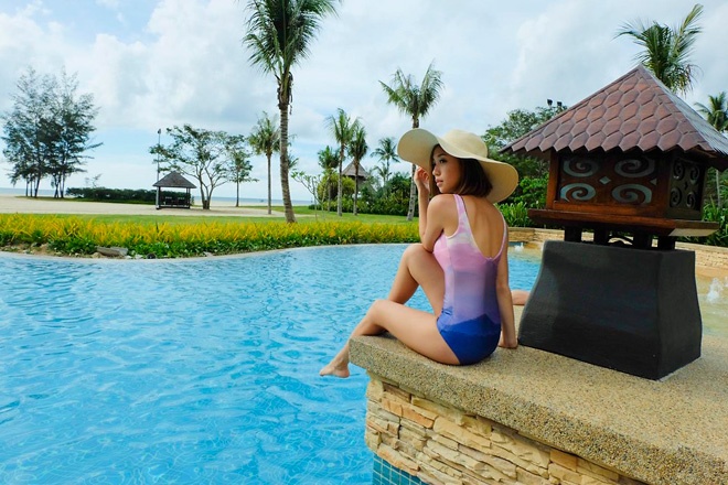 Những ngày hè nắng nóng là dịp để các fashionista hàng đầu Phillipines, Hong Kong, Singepore, Hàn Quốc… tha hồ khoe vẻ đẹp nóng bỏng giữa biển xanh.