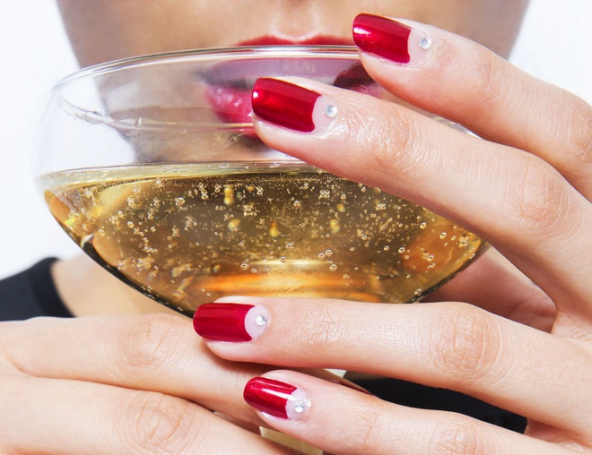 4 kieu ve nail dep va doc dao cho da tiec mua he hinh anh