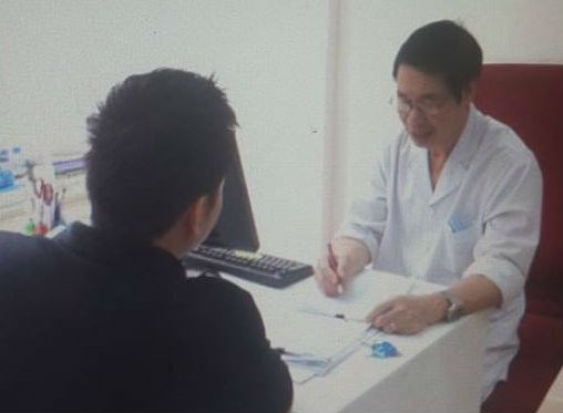 Can benh 'tre an choi, gia an han' khien quy ong hoang hot hinh anh