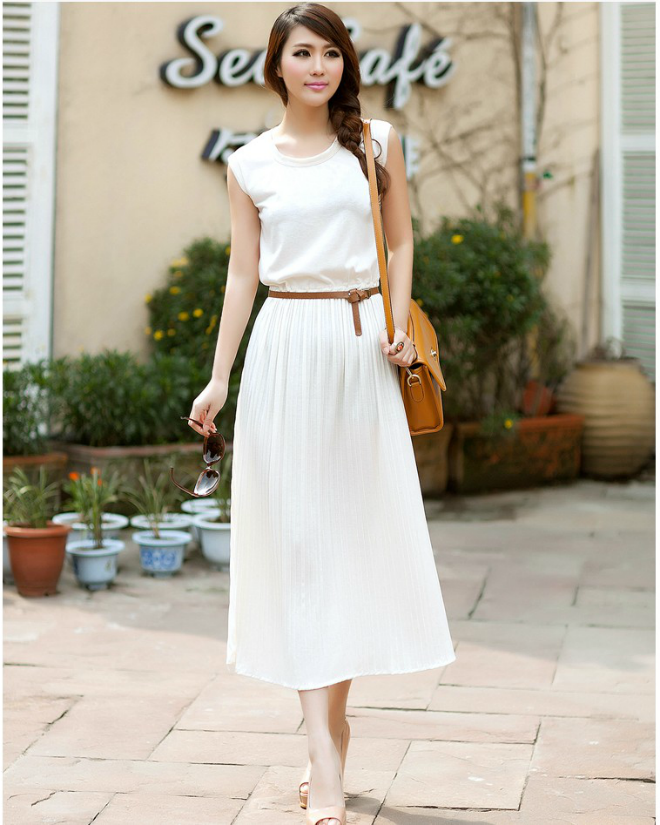 2. Các loại váy: Đối với những cô nàng sở hữu đôi chân to, phần đùi thường là nơi lộ rõ nhược điểm này, vì vậy khi lựa chọn váy, các bạn nên tránh chọn những dáng váy quá ngắn, giải pháp tốt nhất là chọn những dáng váy dài đến đầu gối như maxi dài.