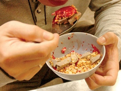 An tiet canh coi chung nhiem lien cau lon hinh anh