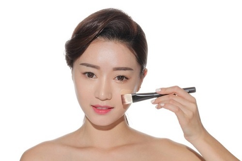 Bi quyet trang diem tuoi tan trong ngay mua hinh anh