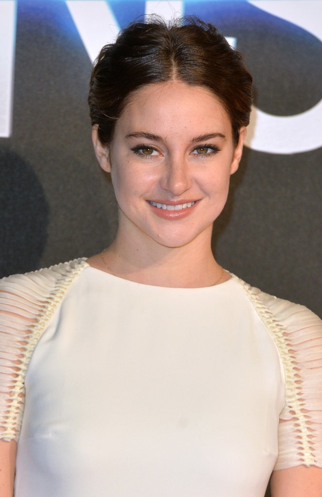 Shailene Woodley có sở thích sử dụng dầu cho cơ thể, và đó là những mùi hương rất khó chịu. Có một thời gian sylist của cô phải kêu ca vì nó khiến quần áo của Shailene bốc mùi. Họ không làm cách nào để tẩy rửa chúng đi, còn các nhà thiết kế thì không muốn nhận lại sản phẩm có mùi khó chịu sau khi nữ diễn viên xinh đẹp mặc chúng.