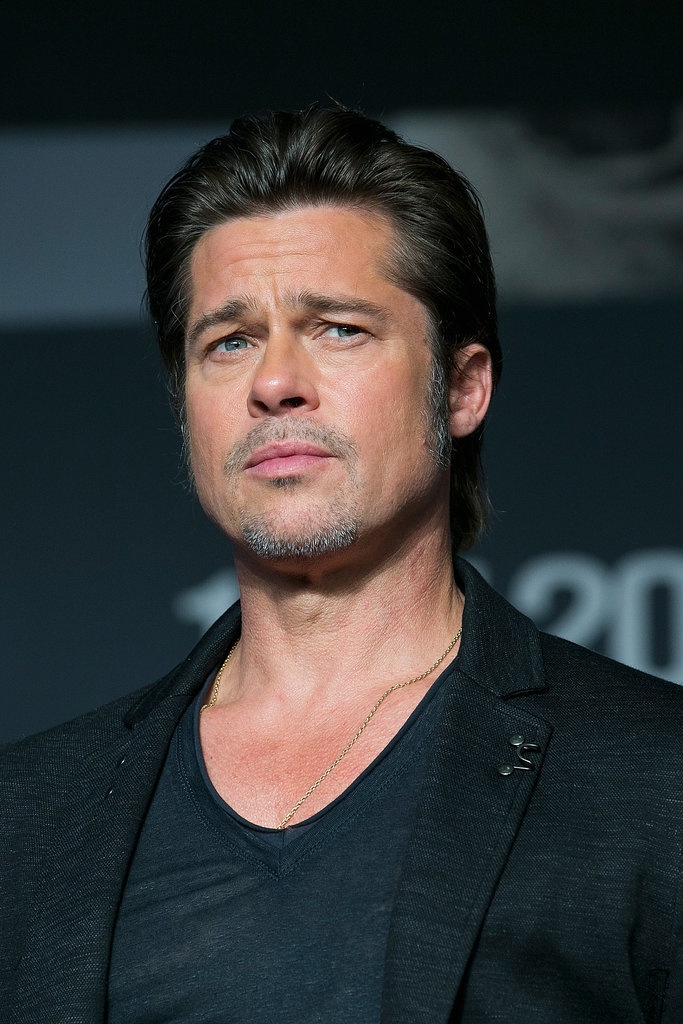 Brad Pitt: Chàng diễn viên bất ngờ đọc thấy các chất độc trên bao bì của xà phòng và thấy rằng chúng có hại cho trái đất đồng thời làm đẩy nhanh quá trình lão hóa. Nhưng điều này khiến Jolie nổi giận còn các con cái của Brad quay sang trêu chọc bố vì mùi hôi.