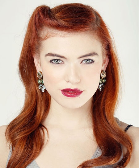 Độ phồng của lọn tóc cao hay thấp đều tùy thuộc vào sở thích của bạn. Các nàng có thể để kiểu tóc này khi đi làm hoặc đi chơi đều phù hợp.