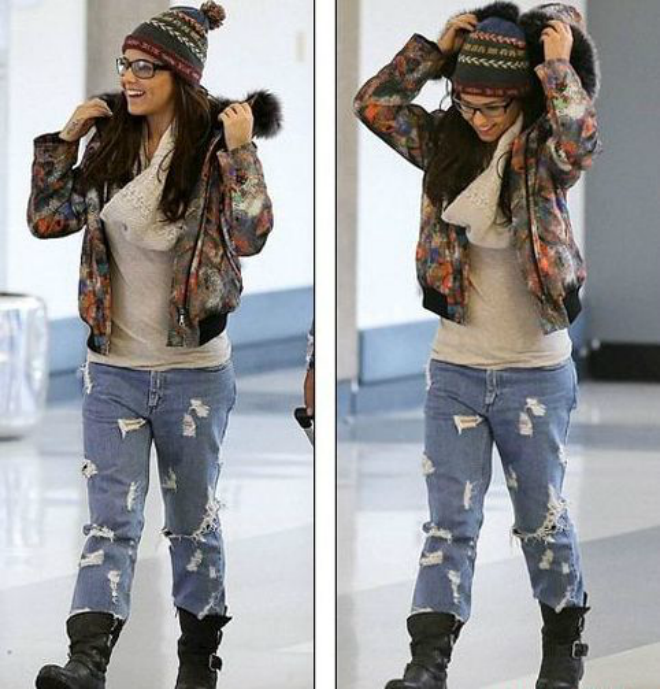 Chery Cole vốn đã thấp bé lại diện quần jeans quá rộng rãi khiến vóc dáng càng thêm nhỏ con.