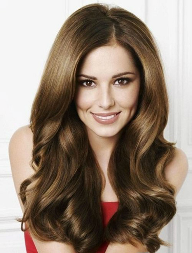 Trong khi đó, bạn nên để kiểu tóc xoăn sóng bồng bềnh đầy quyến rũ và lịch sự cho buổi hẹn hò đầu tiên.