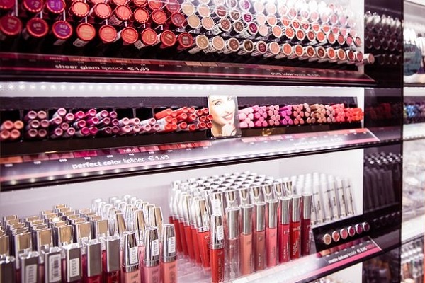 Bạn nên tìm hiểu kỹ thời hạn sử dụng các sản phẩm trang điểm để