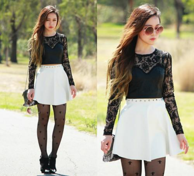 Crop top ren, váy xòe mix kèm một đôi tất họa tiết sẽ giúp bạn khẳng định đúng chất thu.