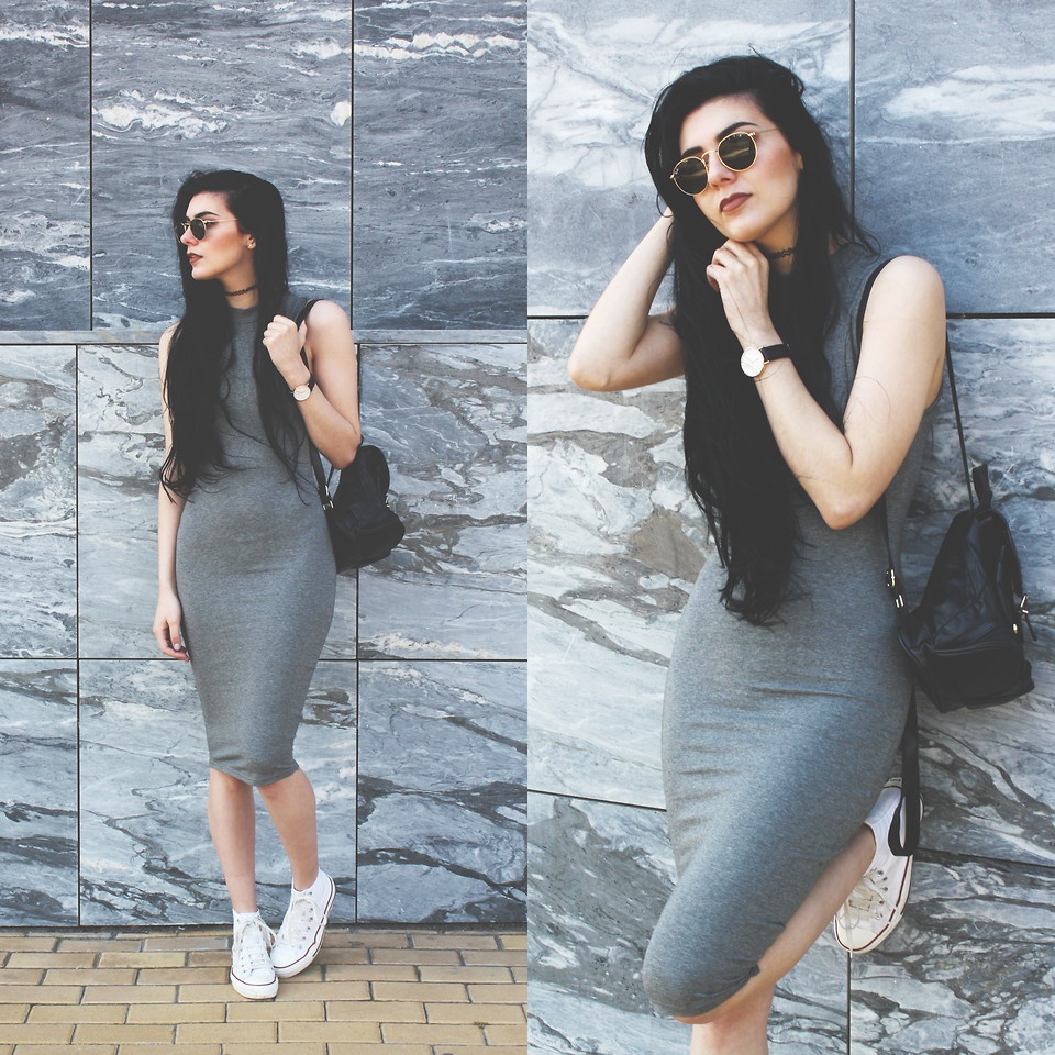 Những bạn gái có cơ thể khá chuẩn không nên bỏ qua những chiếc váy dáng dài ôm body. Chiều dài của tay áo phần nào sẽ nói lên phong cách của bạn.