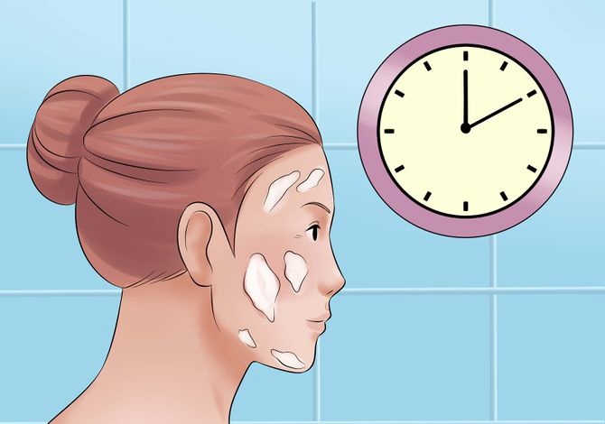 6. Quá chăm dùng các loại dưỡng da Kem dưỡng là rất tốt cho da nhưng nếu áp dụng quá ba sản phẩm lên một vùng da sẽ khiến các sản phẩm kém phát huy tác dụng, thậm chí còn có thể gây ra một số tương tác.