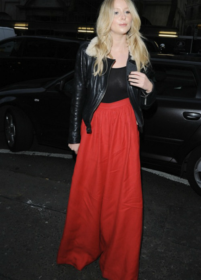 Diana Vickers thì nổi bật với gam màu đỏ rực.