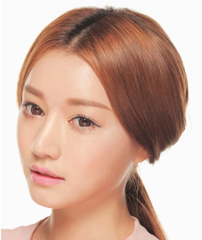 3. Nâu mật ong: Màu nâu mật ong với sắc vàng óng đầy hấp dẫn sẽ giúp mái tóc của bạn có cảm giác mượt mà, óng ả hơn. Đây cũng là màu tóc quen thuộc hiện nay vì giúp tôn da khá hiệu quả.