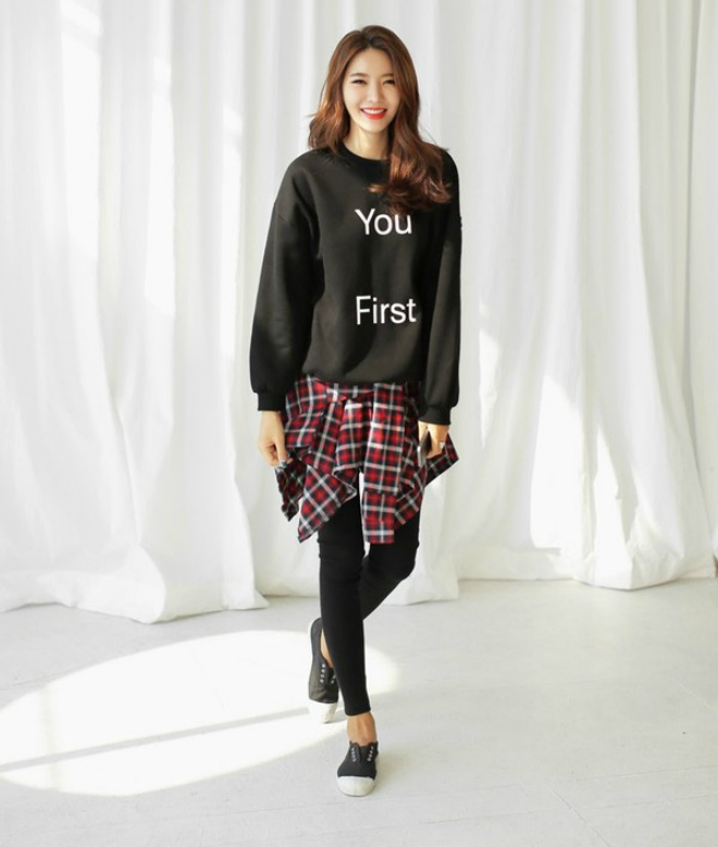 Quần legging và áo len là bộ đôi lý tưởng trong mùa đông.