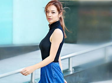 Ao cao co khoet nach khien sao Viet me dam hinh anh