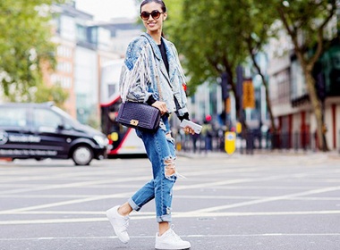 Tin do thoi trang mix sneakers trang ngay lanh the nao? hinh anh