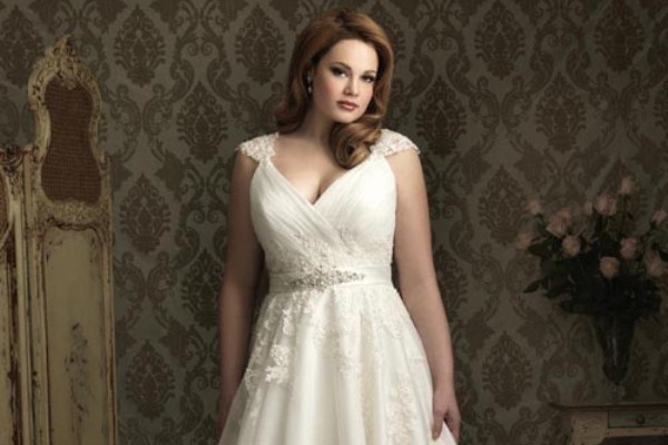 Chon vay cuoi cho co dau co than hinh day da hinh anh