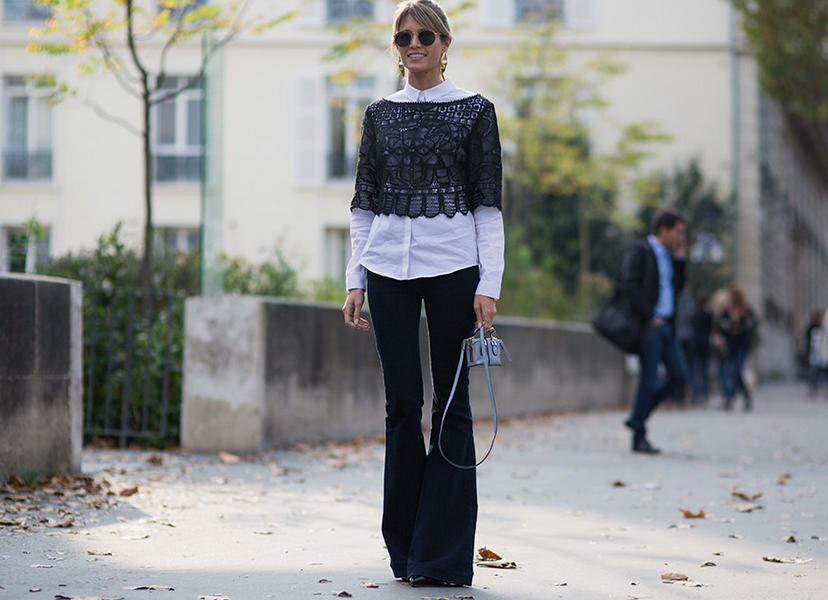 3. Quần jeans ống vẩy mặc với áo sơ-mi trắng thì chẳng có gì đặc biệt, nhưng thêm chiếc áo ren lửng nữa thì set đồ lại hoàn toàn khác, trông bạn sẽ sang trọng hơn hẳn. Set đồ này thích hợp để đi cùng giày cao gót platforms.