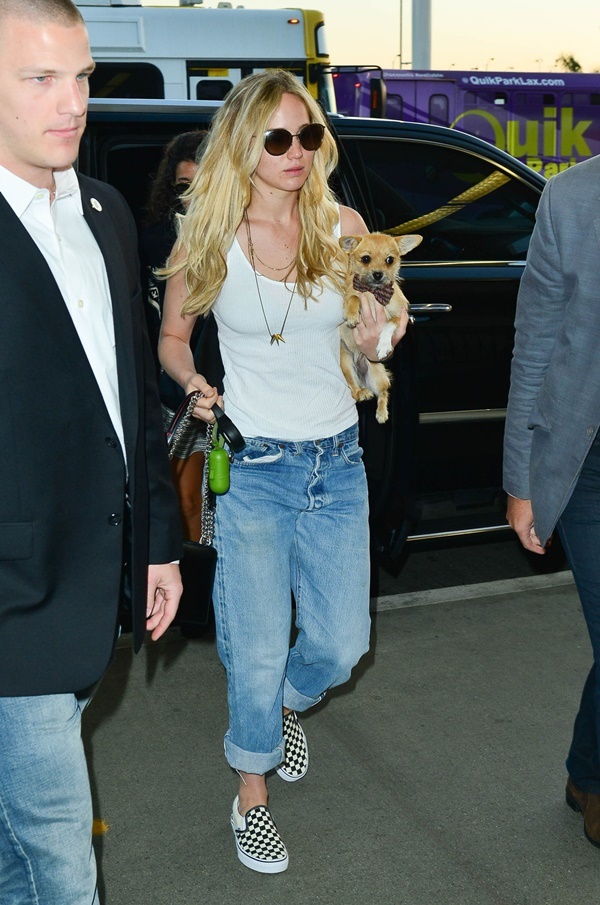 ,  Street style cua Jennifer Lawrence,  Mix do xuong pho nhu Jennifer Lawrence anh 13