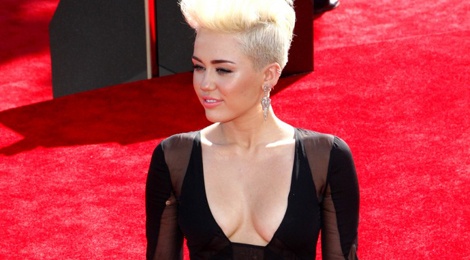 12 sao am tham nang nguc hinh anh