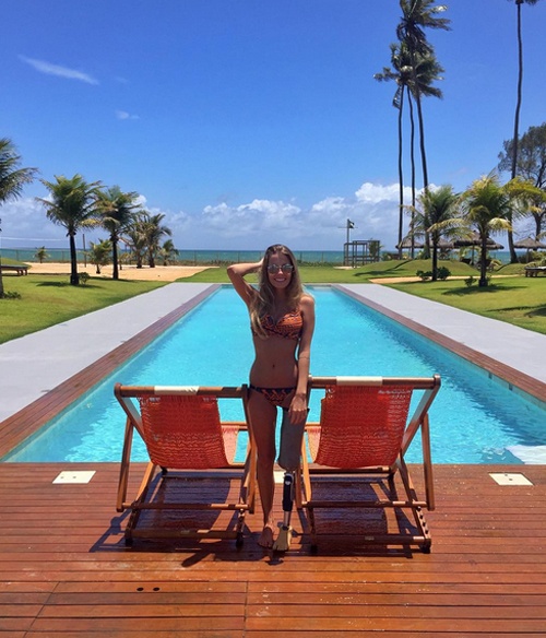 mau mot chan mac bikini anh 6