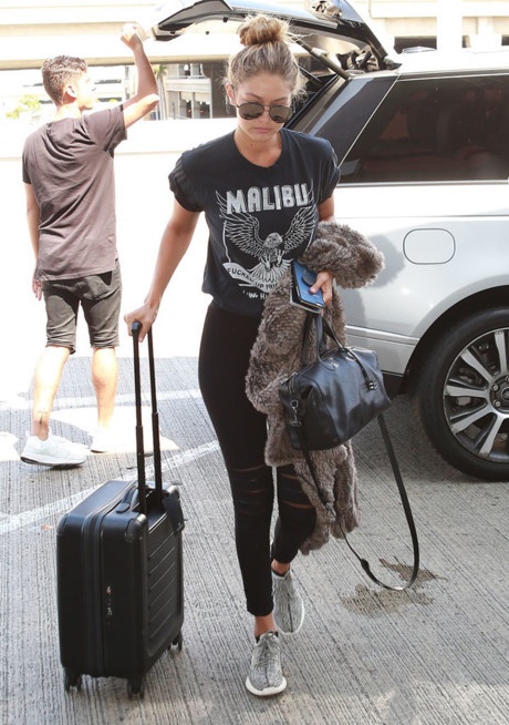 Thoi trang san bay cua sao anh 4