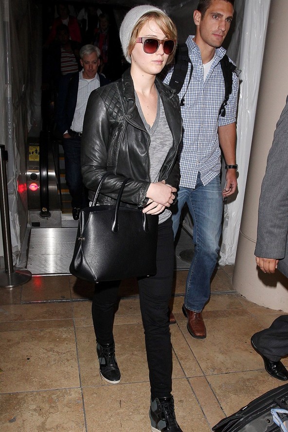 Thoi trang san bay cua sao anh 14