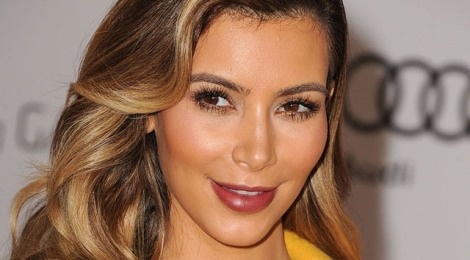 Bi quyet trang diem dang hoc hoi tu Kim Kardashian hinh anh