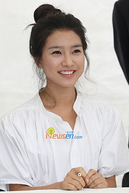 Sao Hàn với tóc búi ảnh 2 Sao Han voi toc bui anh 2