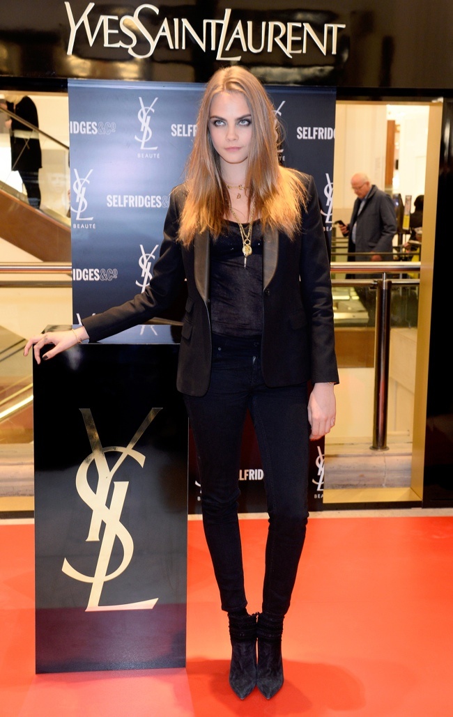Mặc xuyên thấu như Cara Delevingne ảnh 9 Mac xuyen thau nhu Cara Delevingne anh 9