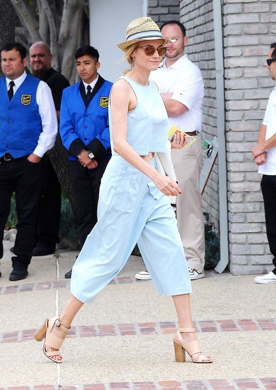 Diện áo tank top cá tính ảnh 2 Dien ao tank top ca tinh anh 2