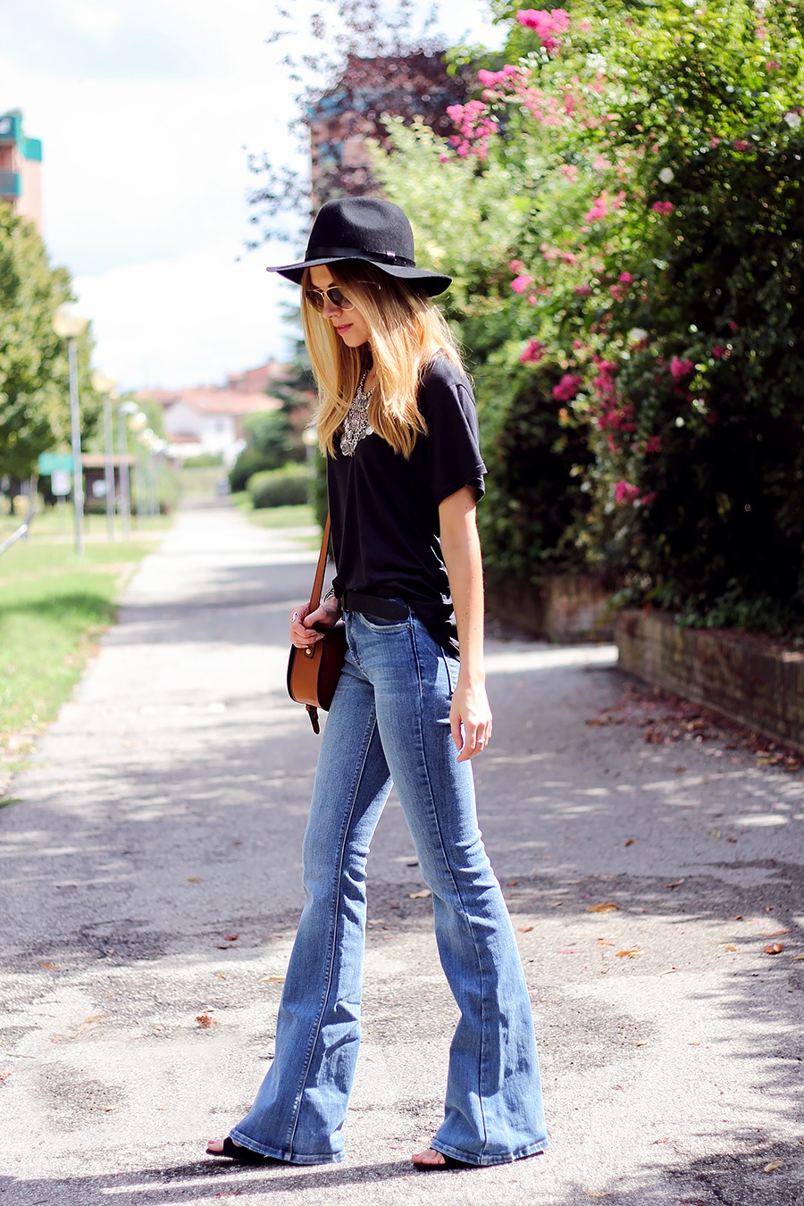 quần jeans ống loe ảnh 4 quan jeans ong loe anh 4