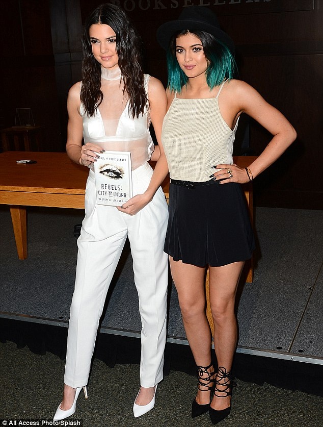 Kendall Jenner khoe ao nguc anh 9