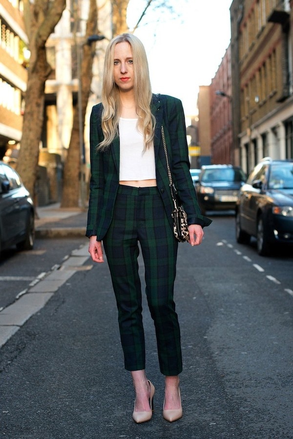 Cách mặc áo thun trắng ấn tượng ảnh 9 Cach mac ao thun trang an tuong anh 9