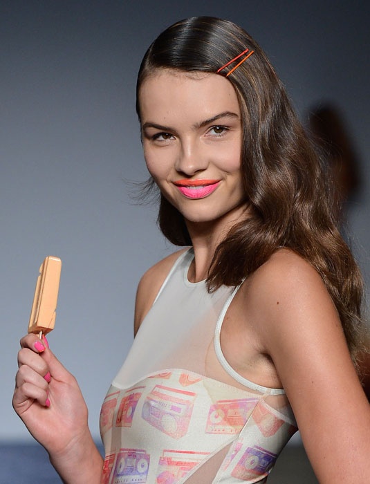 Phong cách tô son 2 màu ảnh 1 Phong cach to son 2 mau anh 1