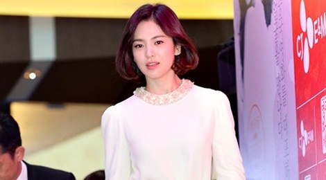 Bi quyet mix do giau doi chan ngan cua Song Hye Kyo hinh anh