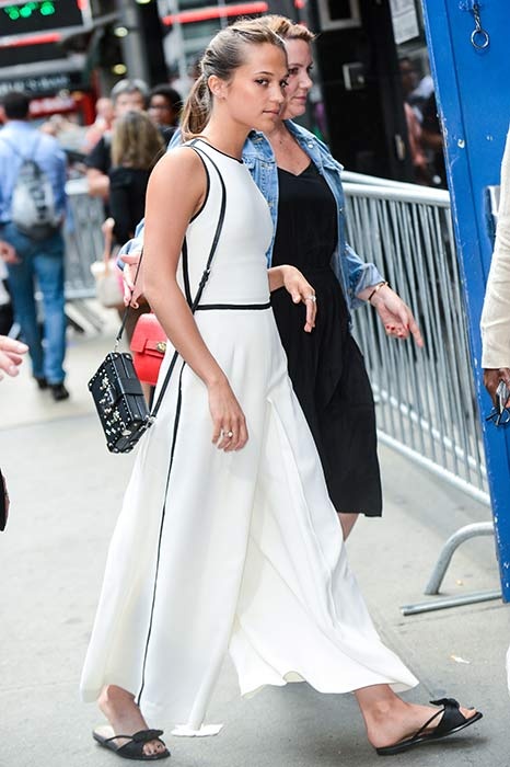 Sao ngoai pha cach voi jumpsuit anh 3