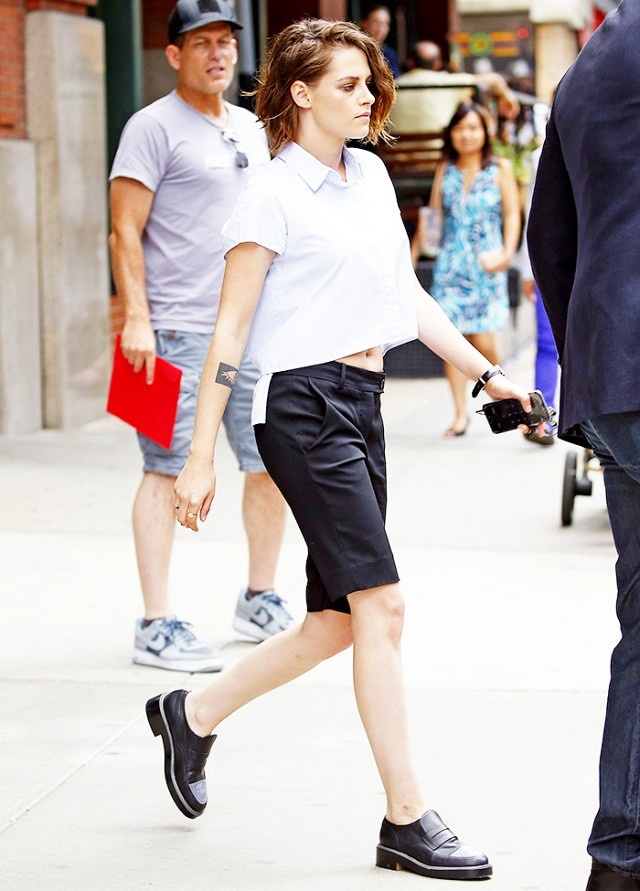 Cach dien quan short vao mua thu anh 6