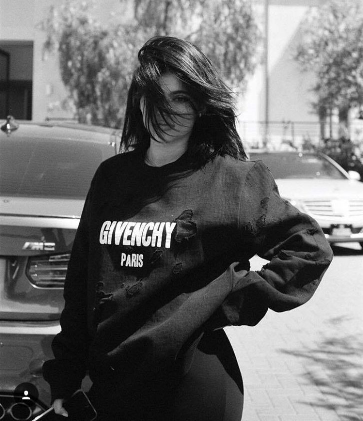 Sao ngoại diện áo thun rách ảnh 8 Sao ngoai dien ao thun rach anh 8